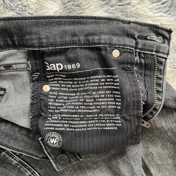 Women's Gap 1969 Straight Leg Jeans - Picture 8 of 11